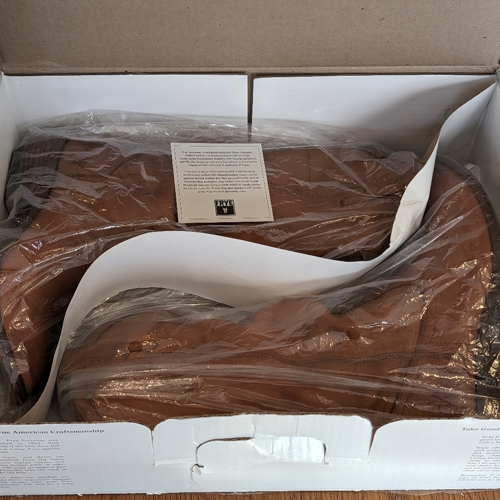 Frye Carson Boot - Picture 12 of 12